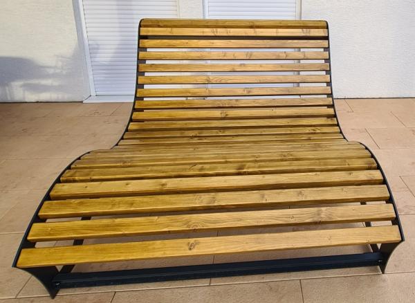 Himmelsliege mit Tannenbalken in Eichfarbe lasiert