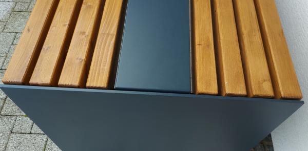 Gartentisch aus 8 mm Stahl und Massivholz Tanne/Fichte