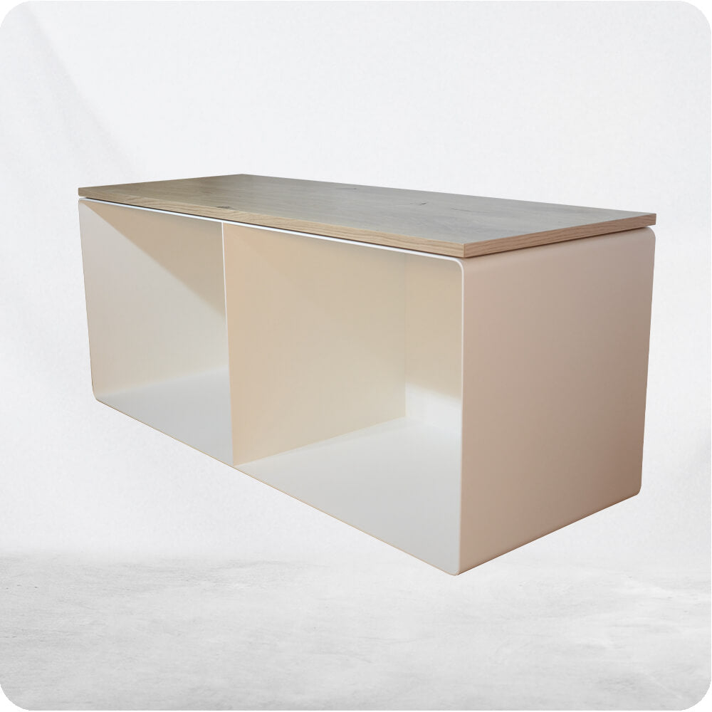 Kaminsitzbank aus Holz und Metall mit Stauraum