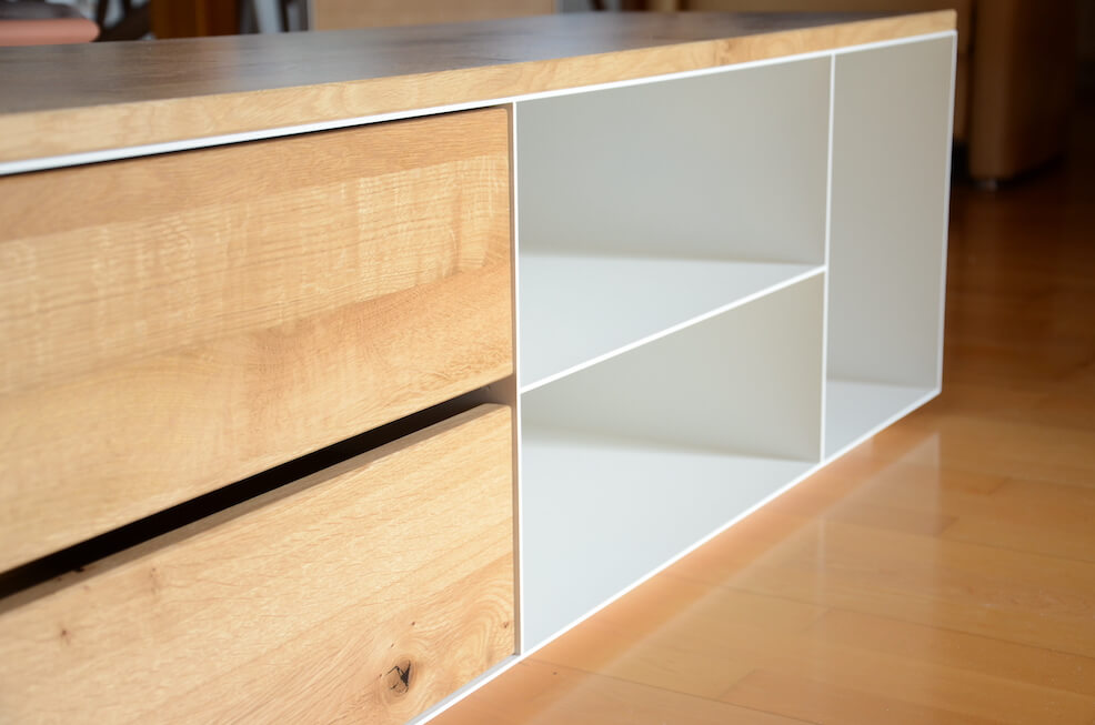TV Lowboard aus 3 mm Stahl & Massivholz