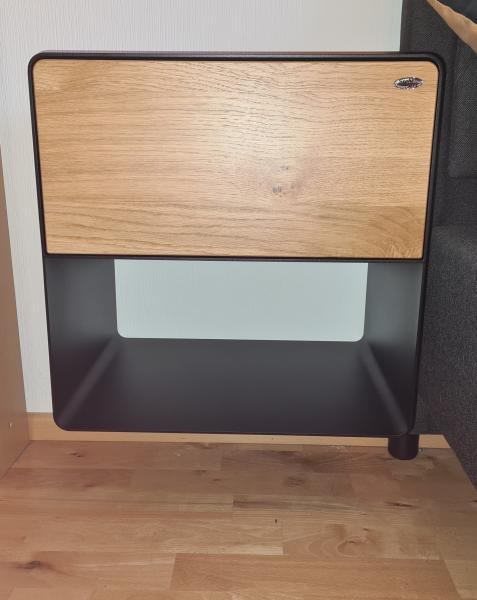 Nachttisch aus 3mm Stahl mit Schublade - hängend
