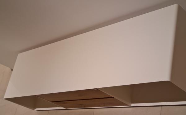 TV Lowboard mit Massivholz-Schubladen und Rückwand