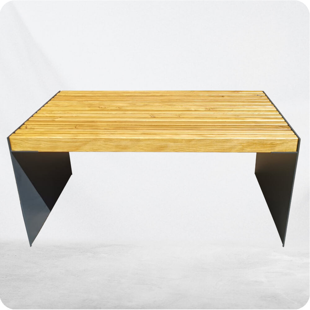 Gartentisch aus 8 mm Stahl und Massivholz Tanne