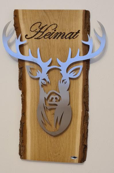 Individuell graviertes Wandbild Heimat mit Hirsch aus Stahl auf Massivholz