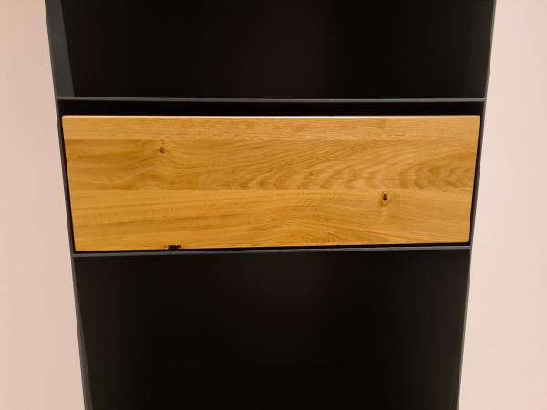 Kaminholzregal mit Schublade in Massivholz Wildeiche