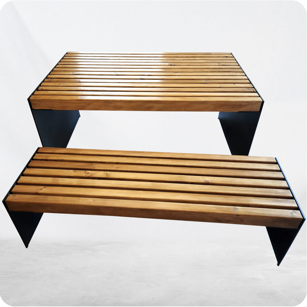 Gartentisch aus 8 mm Stahl und Massivholz Tanne in Eichefarbe lasiert